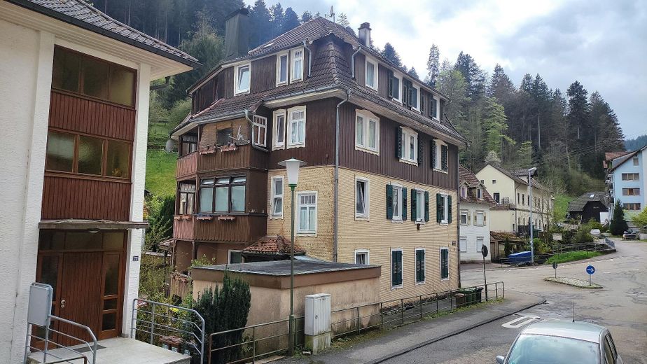 Mehrfamilienhaus mit 4x2-Zimmer Whg, 8 Zim, 6 Bad – Foto 4