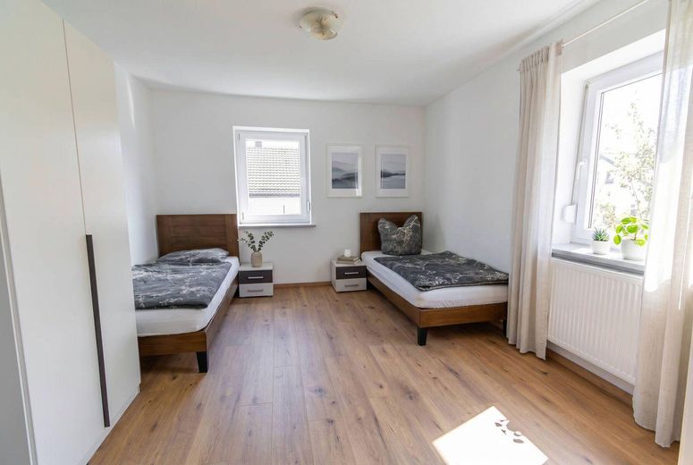 Beautiful 4-room condominium with balcony – approx. 74.81 m² in Laudenbach am Main – Photo 2