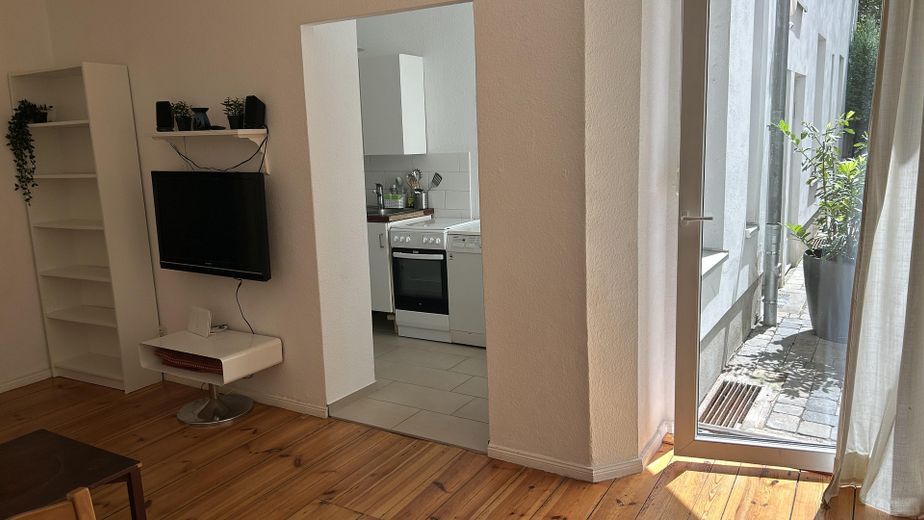 Großzügiges Helmholtzkiez-Apartment im Loft-Stil mit separatem Schlafzimmer, bezugsfrei – Foto 14