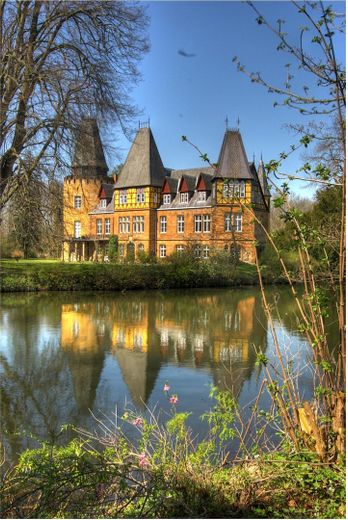 Idyllische Altbauwohnung mit Blick aufs Wasser – Schloss Hollwinkel