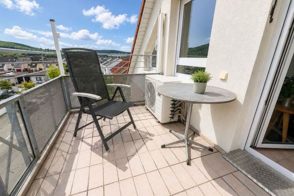 ¡Atractivo apartamento de 3 habitaciones con una distribución espaciosa en una residencia asistida en Laudenbach!