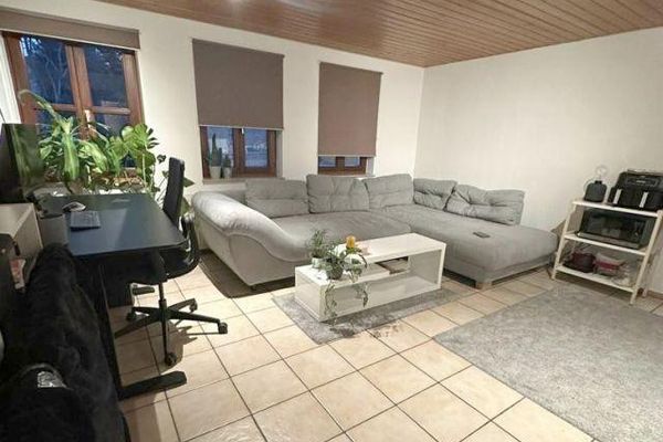 Bellissimo e luminoso bilocale con cucina componibile e posto auto a Friedrichshafen