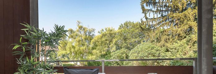 Balkon mit Grünblick
