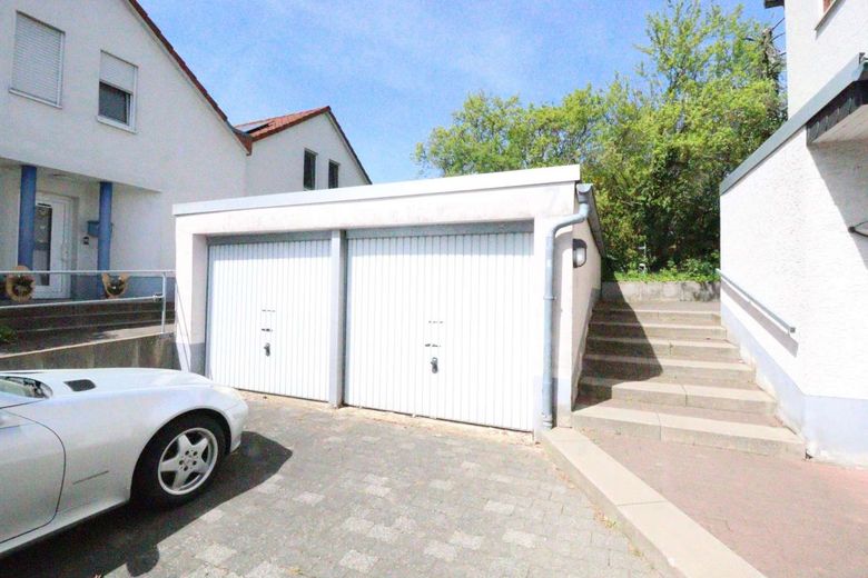 WRS Immobilien - Rockenberg -  MFH mit 9 Einheiten + 6 Einzelgaragen - Renditesteigerung auf 4,94 % – Garage