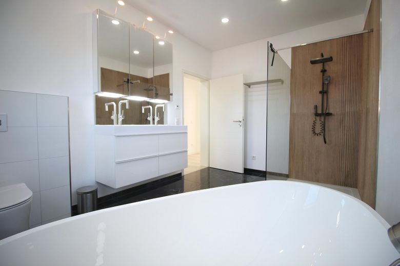 Badezimmer im OG