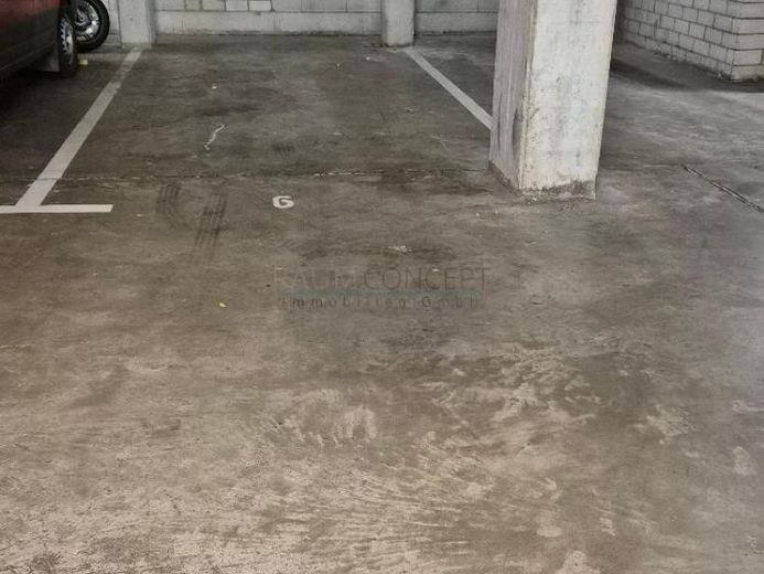 Tiefgaragenstellplatz - Im Grün 5, 79098 Freiburg im Sedanviertel Nähe HBF / Uni-Bibliothek / Faulerbad – Foto 1