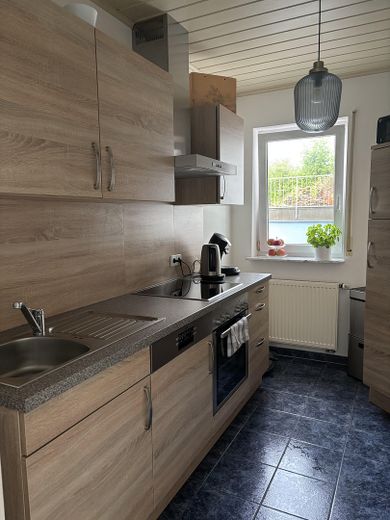 VHB  Attraktives 1–Familienhaus und großem Garten und traumhafter Aussicht sowie Doppelgarage – Foto 12