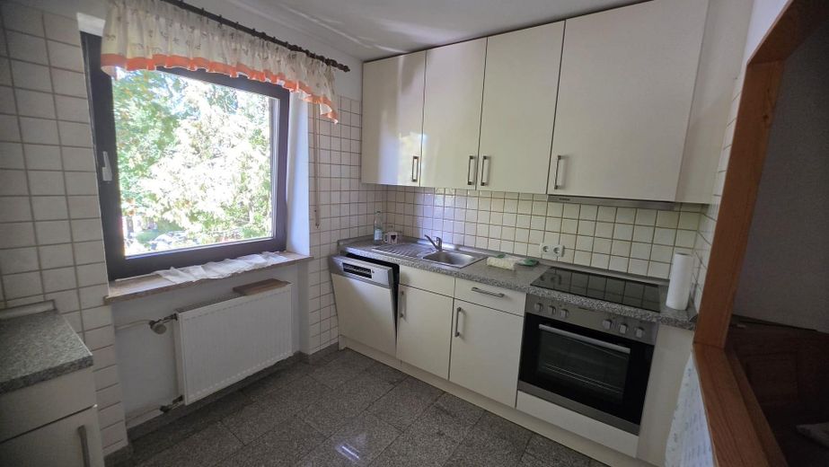 Ampio appartamento di 5 locali (come una casa indipendente) – Foto 3