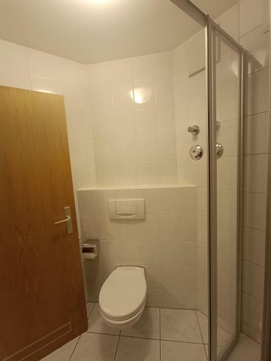 Dresden-Cotta – prov.frei, ruhige, mod. 1 Zi.-Whg. mit Balkon, sep. Küche mit Einbauten u. TG Stpl. – Badezimmer