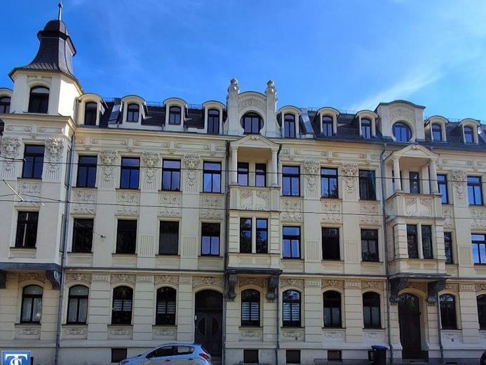 Westend 2 Zimmer Dachgeschosswohnung mit EBK und Balkon schnell sein! – Foto 1