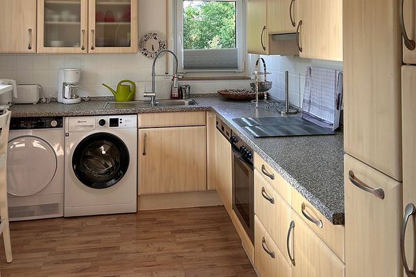 Stilvoll möblierte 120 m² Wohnung mit Kamin, Balkon und Gartennutzung in Heilbronn