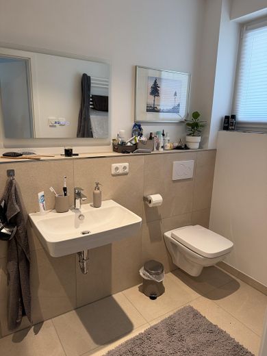 Zentrale 2-Zimmer OG-Wohnung im Grünen (mit Wärmepumpe) Immelmannstr./In der Ahe – Bad