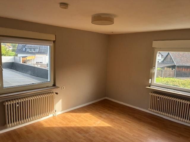 Appartamento di tre locali nel centro di Engelskirchen-Loope – Wohnzimmer
