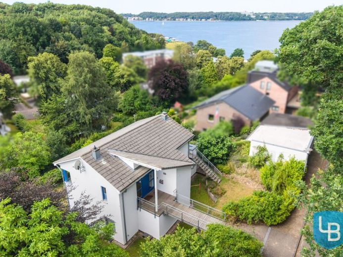 Dove l’architettura incontra la vicinanza al fiordo – eccezionale casa unifamiliare a Heikendorf – Foto 1