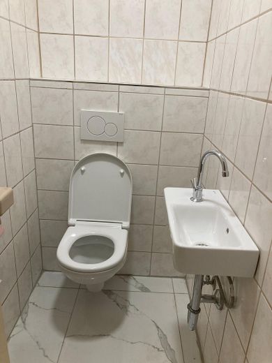 Möblierte WG-Zimmer in Zentrumsnah in Heilbronn/ Balkon & Stellplatz - Erstbezug nach Renovierung – WC