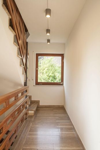 Erstbezug nach Sanierung: Helle 97 m² Wohnung mit Südbalkon, Garten, Kellerraum und Garage – फोटो 26