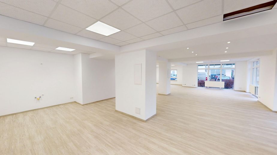 Kernsanierte Praxis-/Bürofläche | 224 m² | teilbar ab ca. 19 m2| sofort verfügbar – Foto 4
