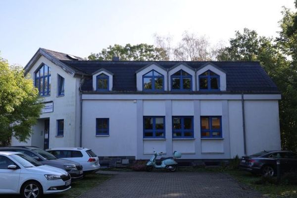 Modernes Bürohaus in der Vogtlandmetropole - Anlage mit einem Büro zur Selbstnutzung