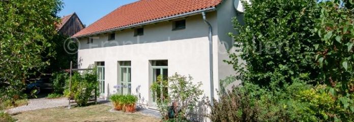 Sachsdorf - attractive architect-designed house with a stunning, large garden plot