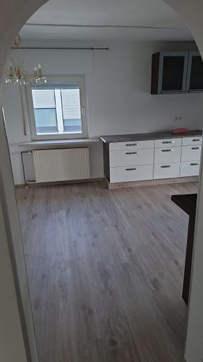 Renovierte 3-Zimmer-Dachgeschosswohnung mit Einbauküche in Erlensee – ab sofort verfügbar – Foto 9