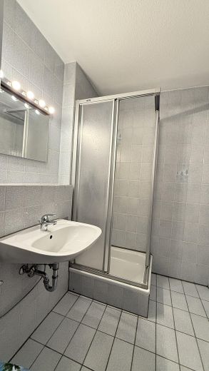 Beautiful 1-Room Apartment with Balcony and Parking Space, Furnished, for Rent in Lengfeld near the University Hospital – Photo 11