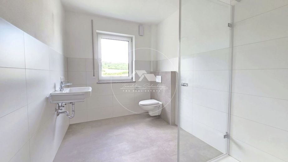 Exklusive 4-Zimmer-Neubauwohnung mit Hobbyraum, Büro, Terrasse &amp; KfW-40-Standard - Erstbezug zum Kauf - PROVISIONSFREI! – Duschbad
