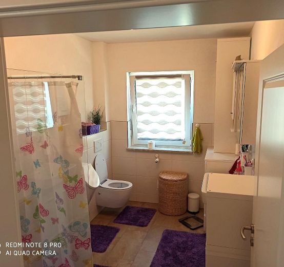 Dusche, WC Erdgeshoss