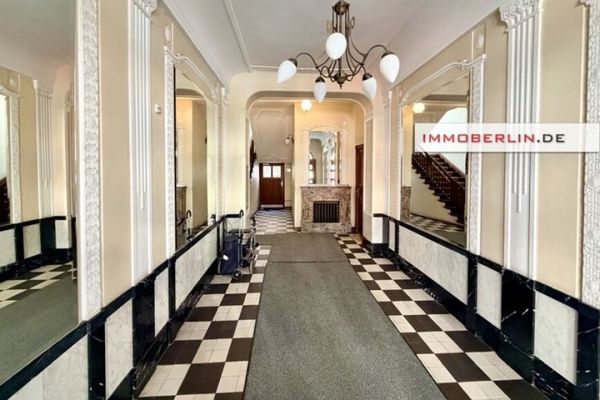 IMMOBERLIN.DE - केवल 4.180€/वर्गमीटर – लोकप्रिय ग्युंट्सेलकिएज़ में किराए पर दी गई, शांत पुरानी इमारत का अपार्टमेंट