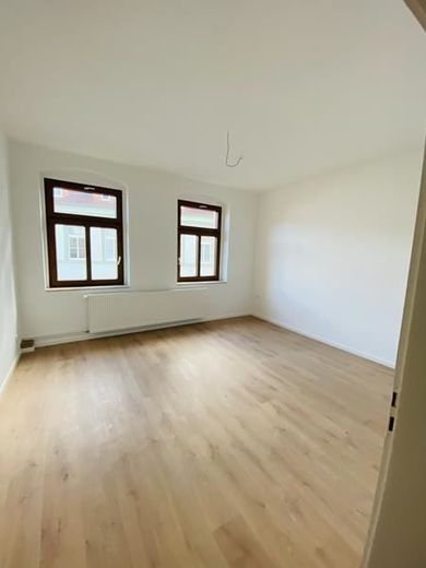 2-Zimmer mit neuem Laminat, neuem Bad mit Wanne und Dusche und in zentraler Lage! – IMG_9981