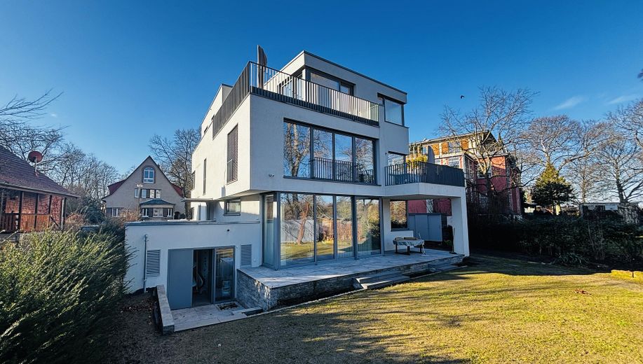 Vistas despejadas de 180° al Spree y vistas a zonas verdes - ático tipo maisonette en casa de tres viviendas – Ansicht NW