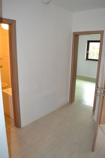 Doppelhaushälfte / Mehrgenerationenhaus / Mehrfamilienhaus / Haus – OG Flur