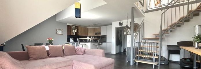 Ein Zuhause mit Charakter – Galerie, Dachterrasse, moderne Einbauküche & Tiefgaragenstellplatz