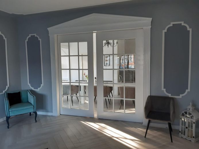 "Villa Rehfuss" Provisionsfreie Stadtvilla mit herrschaftlichem Charme & Top-Anbindung nach Bremen – Wohnzimmer