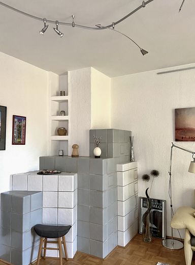Architektenhaus – Kachelofen im Wohnzimmer