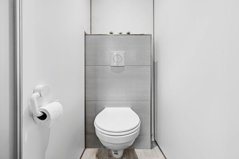 Klo (1.Stock / Erker)