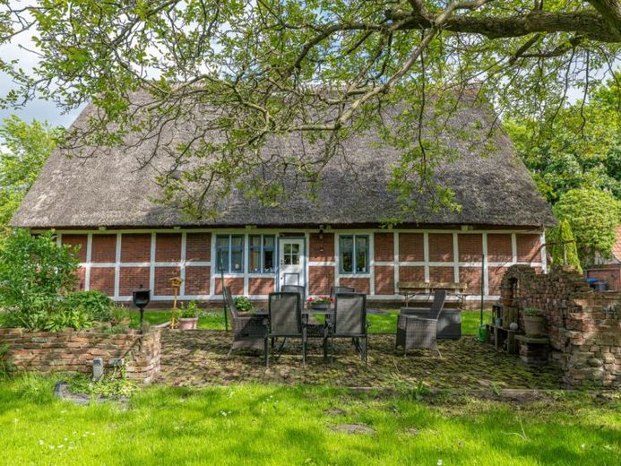 Historisches Bauernhaus aus 1867 mit außergewöhnlichem Grundstück! – Foto 1