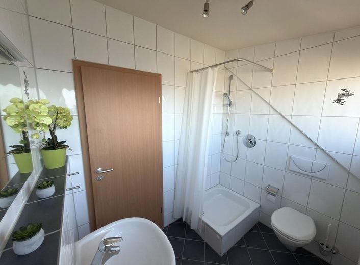 Maisonette-Wohnung mit Südbalkon * Provisionsfrei! – Bad OG
