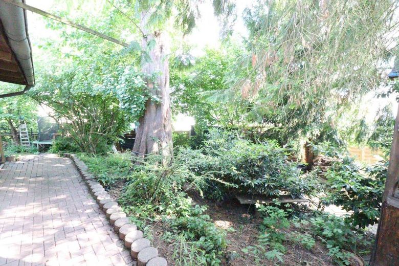 WRS Immobilien - Neuberg - Architekten-Villa mit Einliegerwohnung + großem Garten mit Baumbestand – alter Baumbestand