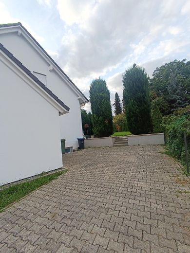 Geniş bahçeli modern müstakil ev,Güney terası – Fotoğraf 6