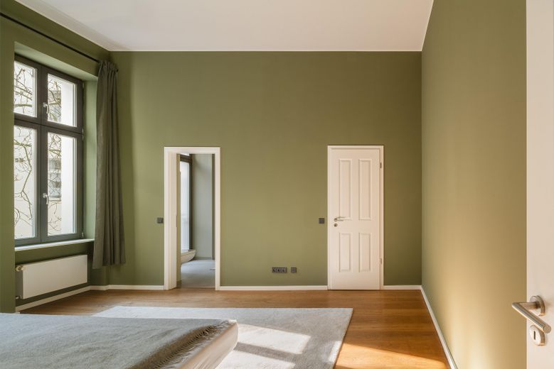 Emplacement exceptionnel à Kreuzberg : Graefestraße 80, superbe appartement de 4,5 pièces disponible immédiatement ! – Master-SZ mit Zugang Bad/Ankl.