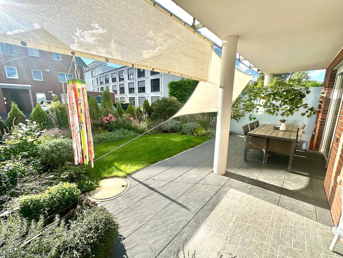 Moderno piso de 3 habitaciones en planta baja con jardín, eficiencia energética A+ – Garten