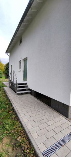 Seitenansicht mit dem Eingang