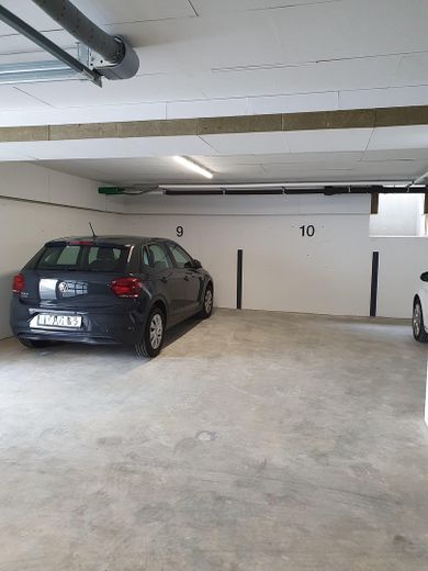 Tiefgaragenstellplatz