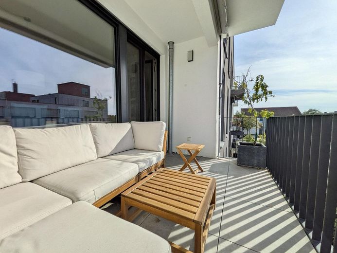Moderne, helle und energieeffiziente 4-Zimmer-Wohnung mit Tiefgaragenstellplatz und Loggia – Loggia