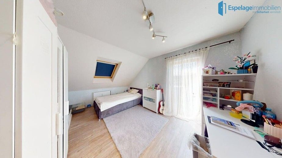 Buschhausen: Endlich genug Platz für alle! – Zimmer 1 OG