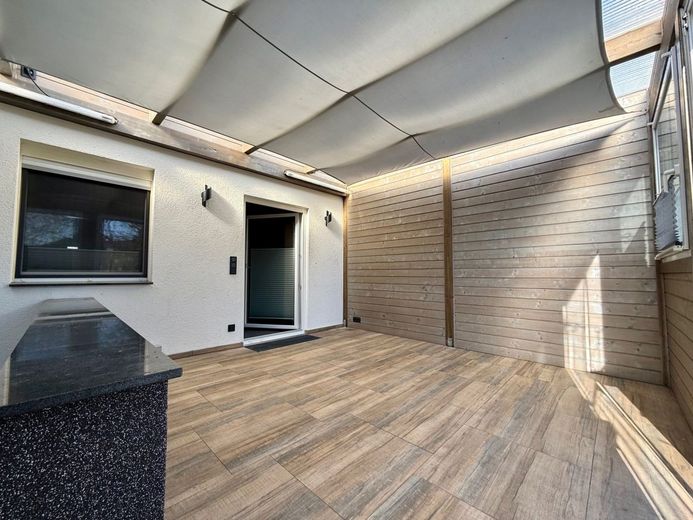 Bönen: Kernsaniertes Zechen-Eckhaus mit großem Garten und riesigem Carport! – Erdgeschoss: Wintergarten
