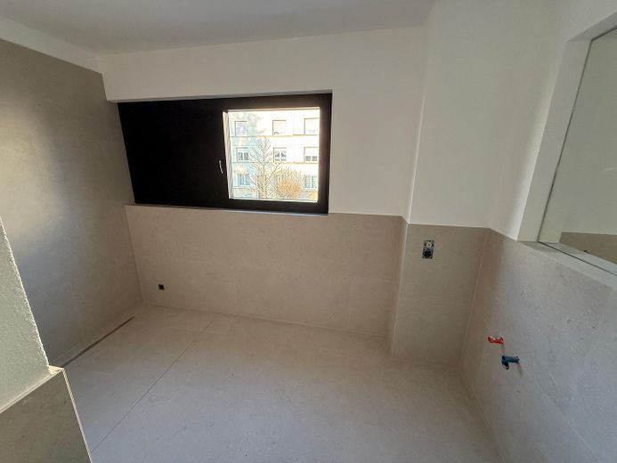 3 ZKB Neubau, ruhige Lage – Bad 1.OG re