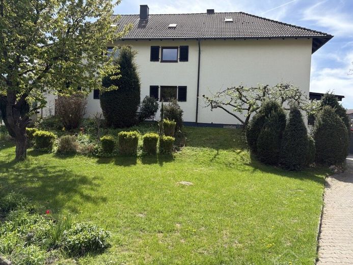 Wer kann bei dem Panorama-Seeblick nein sagen? Einfamlienhaus für Ihre vielfältigen Möglichkeiten – HA71CD~1