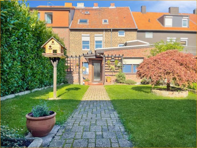 Gemütliches Reihenmittelhaus in Herzogenrath-Kohlscheid – Rückansicht