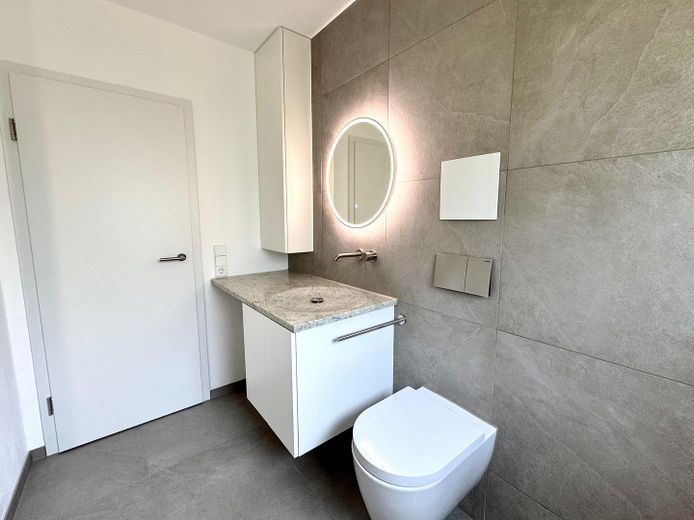 Kernsanierte 3-Zimmer-Wohnung am Bodensee, Balkon, Provisionsfrei – Badezimmer